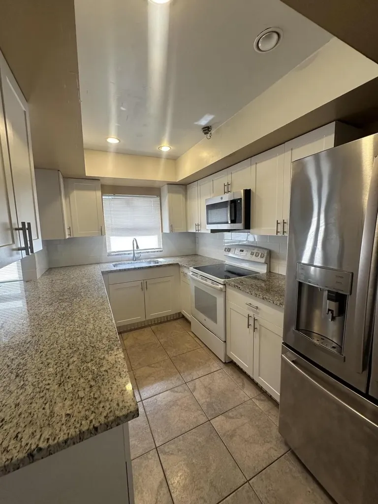 641 W 9th Street Riviera Beach FL 33404