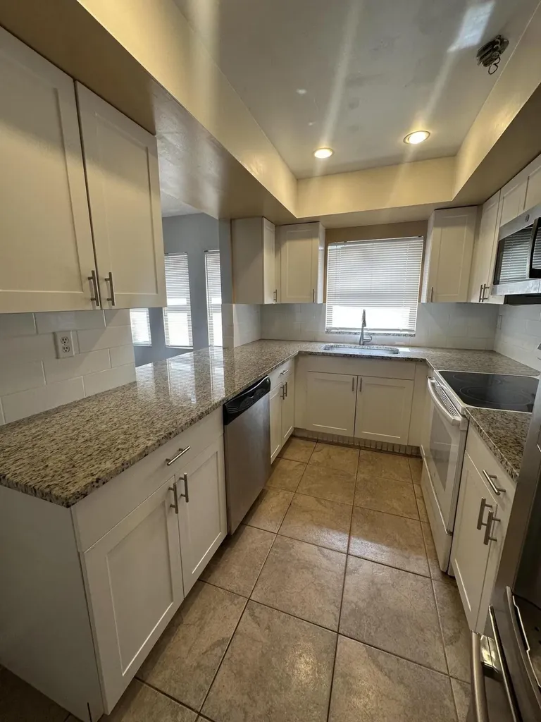 641 W 9th Street Riviera Beach FL 33404