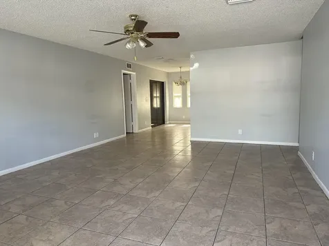 641 W 9th Riviera Beach FL 33404