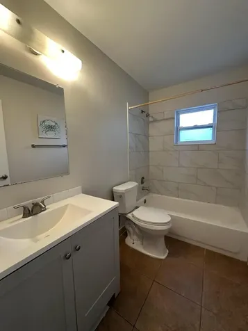 641 W 9th Riviera Beach FL 33404