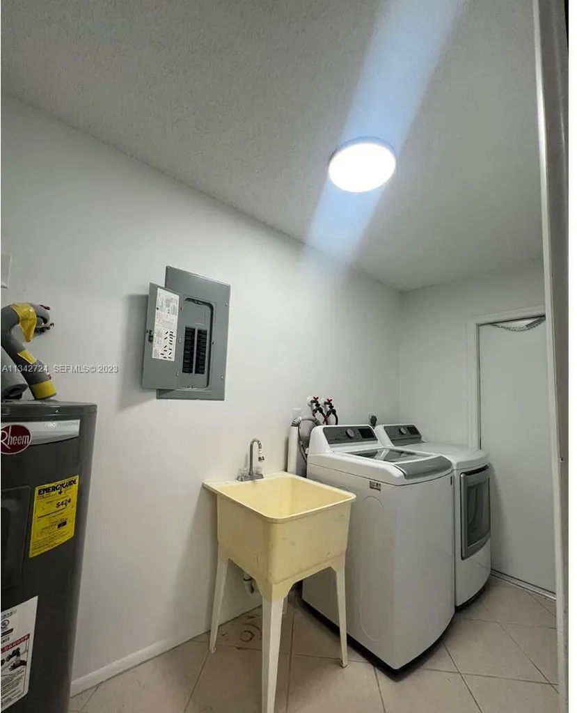 19420 Carolina Circle Boca Raton FL 33434