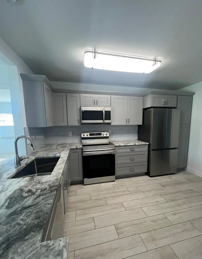 19420 Carolina Circle Boca Raton FL 33434