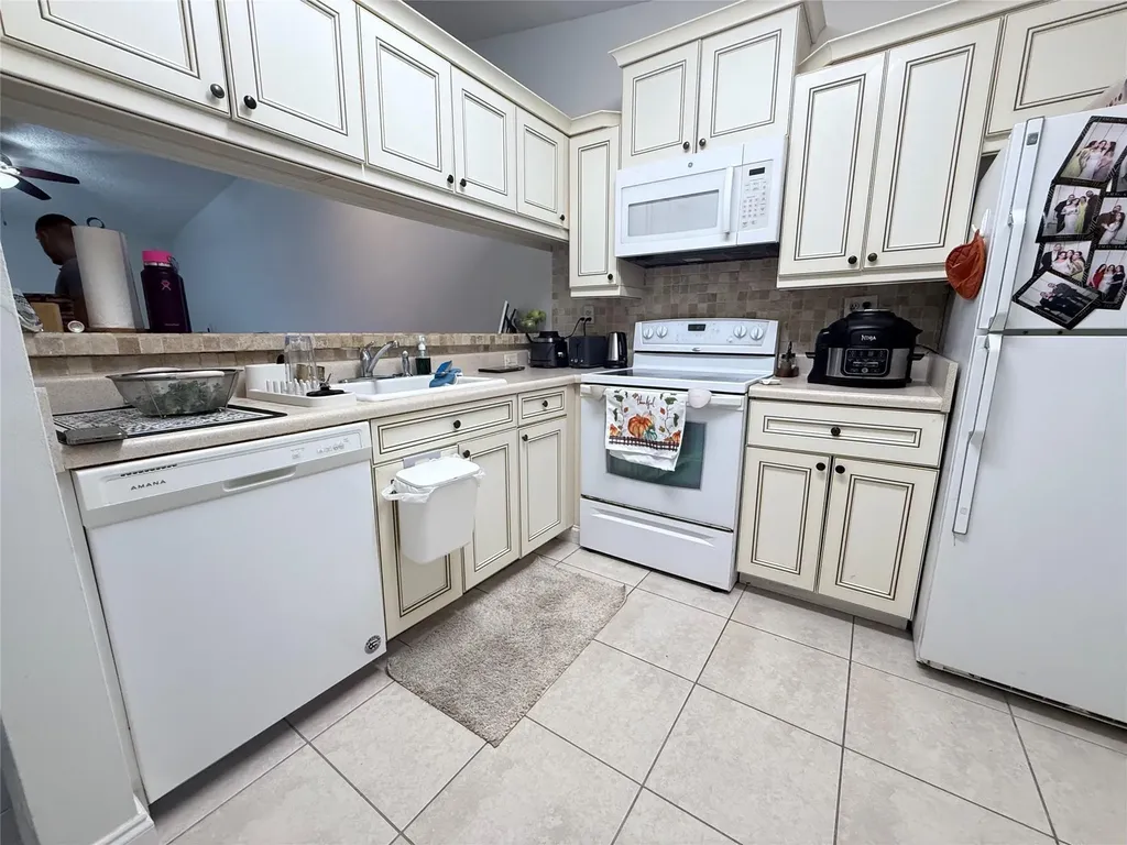9919 Nob Hill Court Sunrise FL 33351
