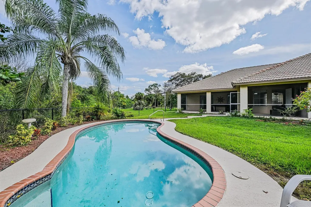 8671 155th Place N Palm Beach Gardens FL 33418
