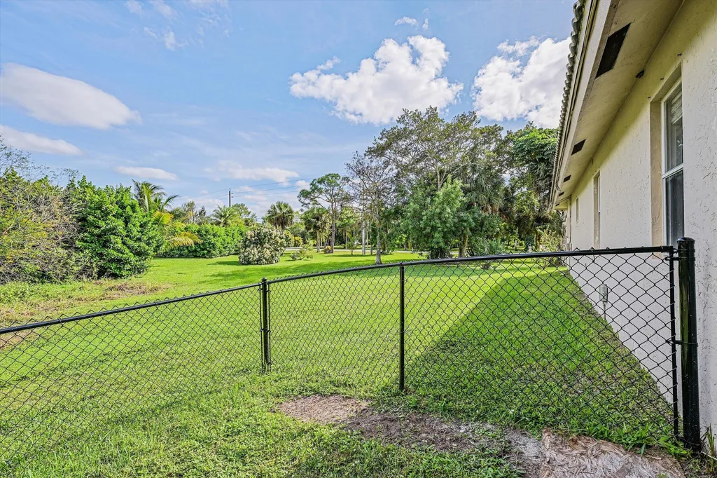 8671 155th Place N Palm Beach Gardens FL 33418