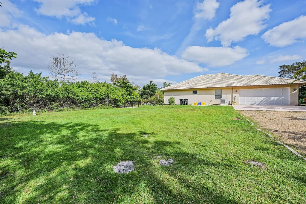 8671 155th Place N Palm Beach Gardens FL 33418