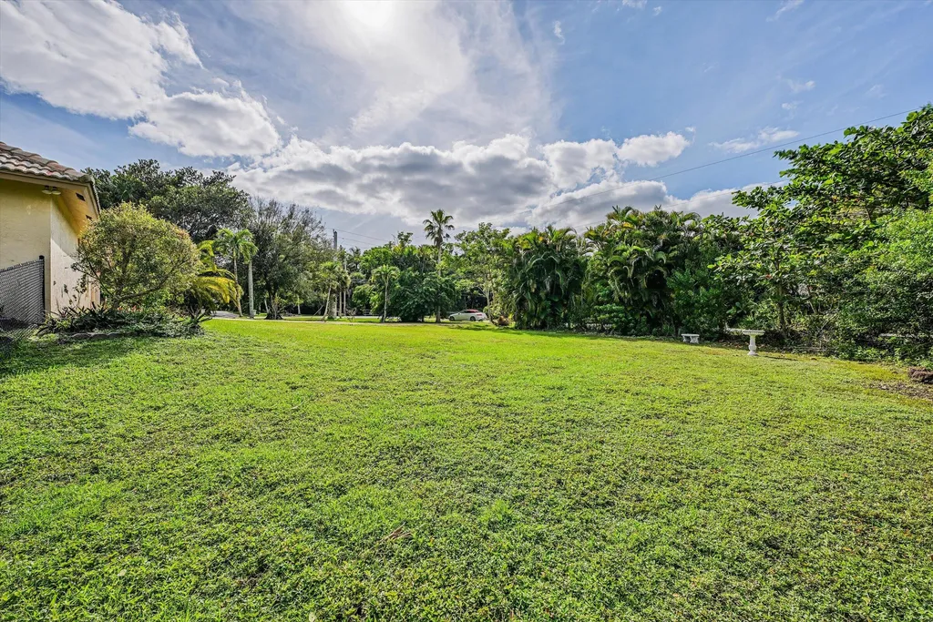8671 155th Place N Palm Beach Gardens FL 33418