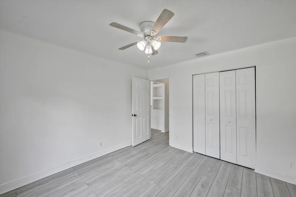 8671 155th Place N Palm Beach Gardens FL 33418
