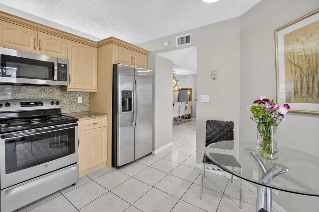 7473 Glendevon Lane Delray Beach FL 33446
