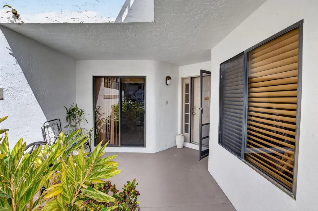 7473 Glendevon Lane Delray Beach FL 33446