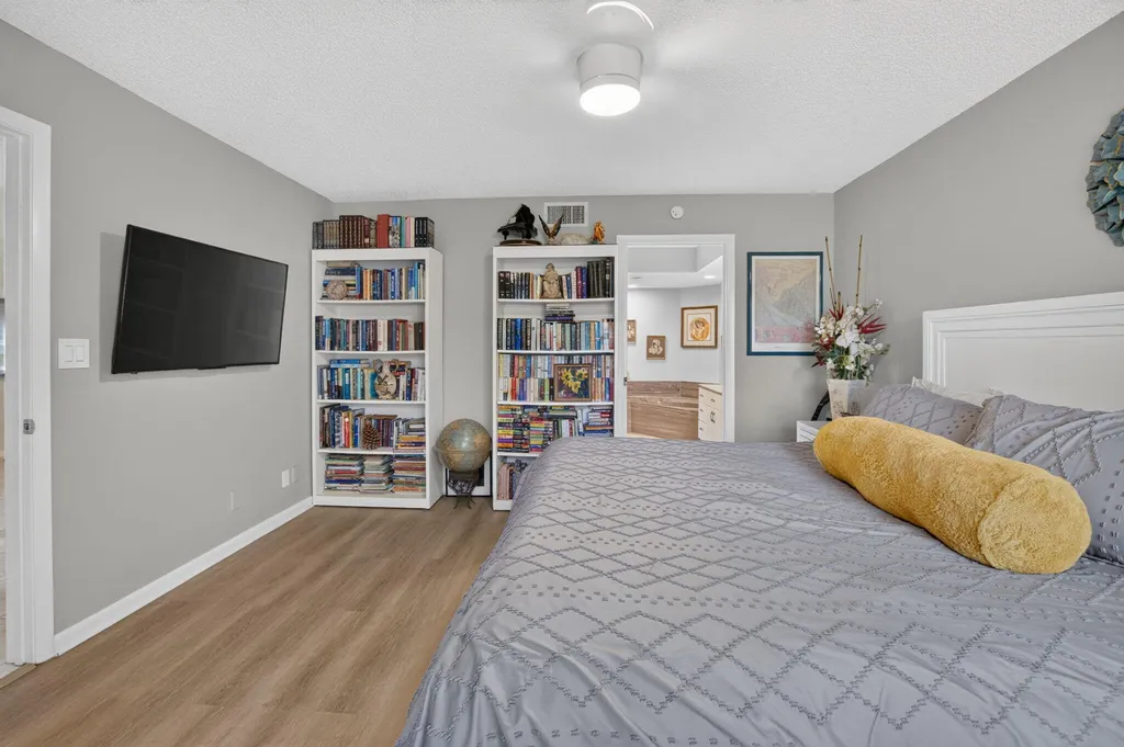 7473 Glendevon Lane Delray Beach FL 33446