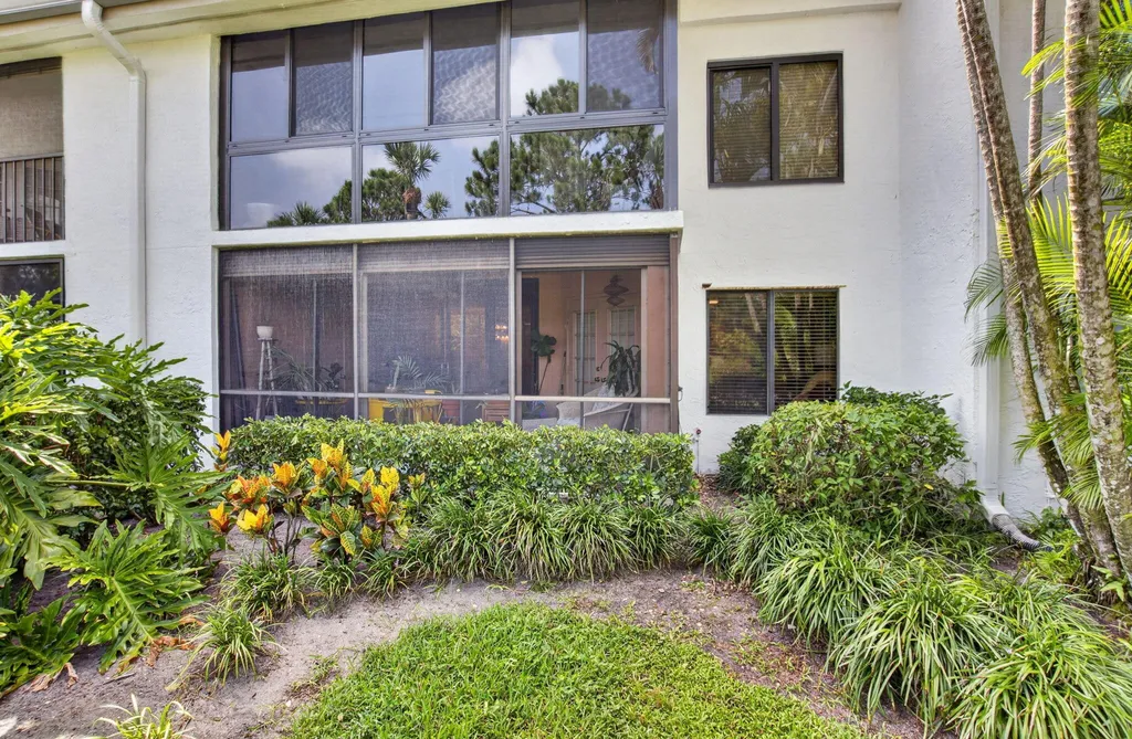 7473 Glendevon Lane Delray Beach FL 33446