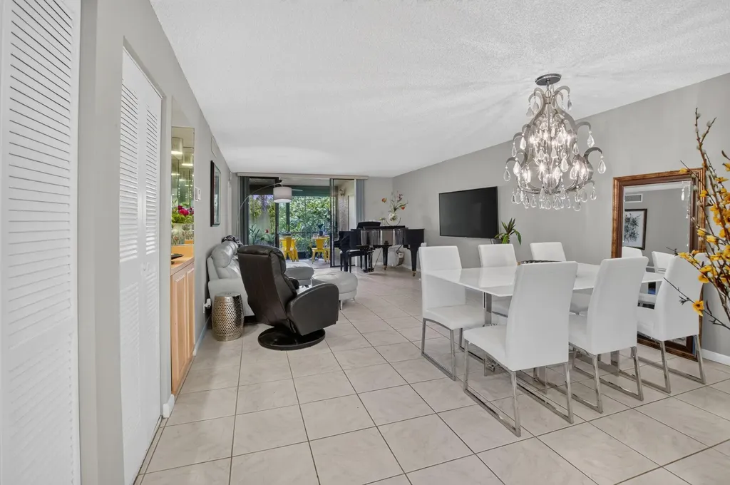 7473 Glendevon Lane Delray Beach FL 33446