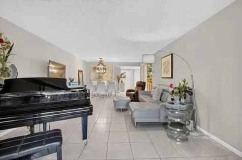 7473 Glendevon Lane Delray Beach FL 33446