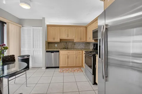 7473 Glendevon Lane Delray Beach FL 33446