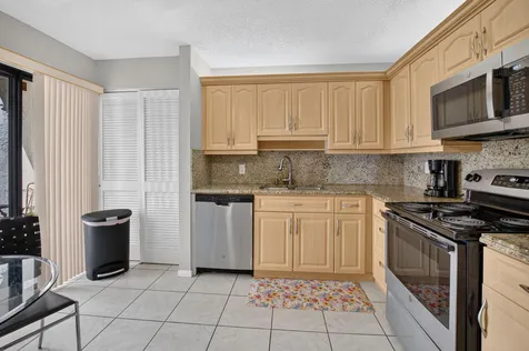 7473 Glendevon Lane Delray Beach FL 33446