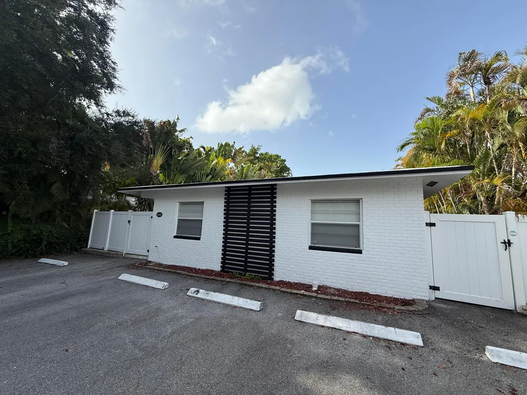 1640 NE 4th Place Fort Lauderdale FL 33301