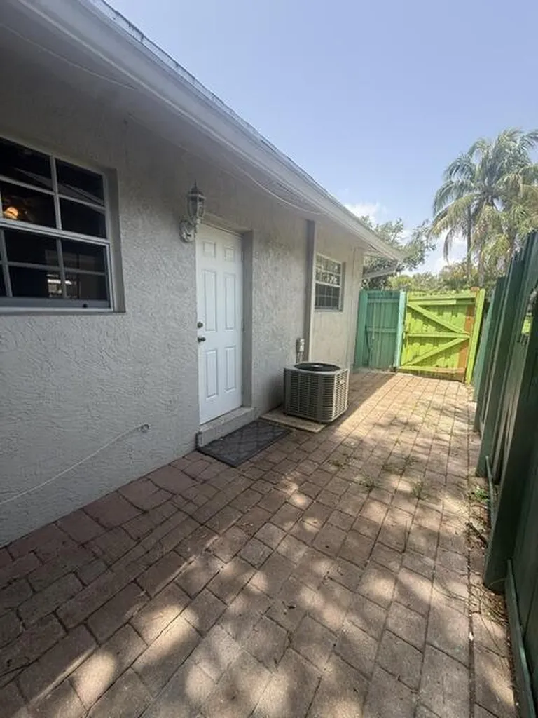712 SW 14th Avenue Fort Lauderdale FL 33312
