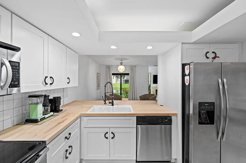 6096 Glendale Drive Boca Raton FL 33433