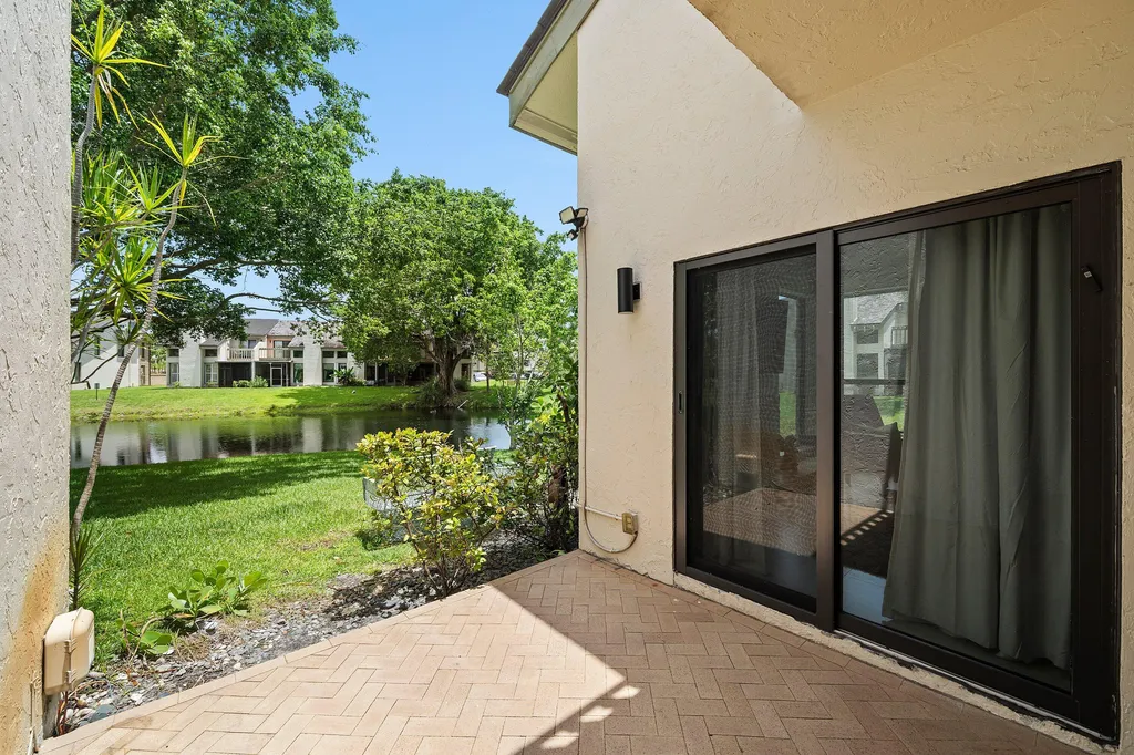 6096 Glendale Drive Boca Raton FL 33433