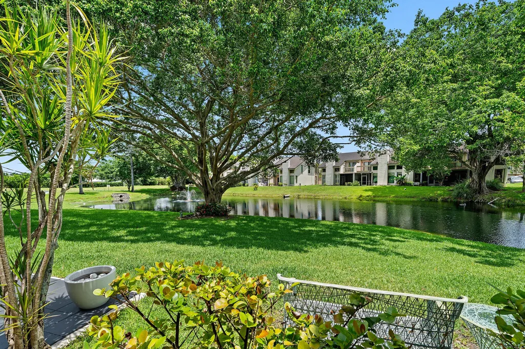 6096 Glendale Drive Boca Raton FL 33433