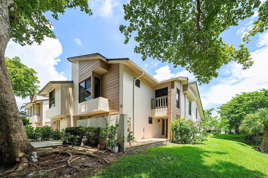 6096 Glendale Drive Boca Raton FL 33433