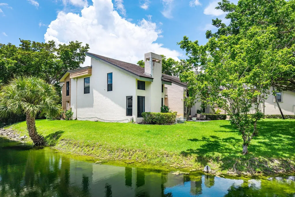 6096 Glendale Drive Boca Raton FL 33433