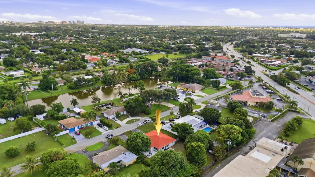 1900 Carissa Road Lake Clarke Shores FL 33406