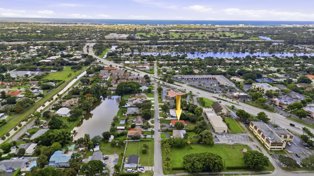 1900 Carissa Road Lake Clarke Shores FL 33406