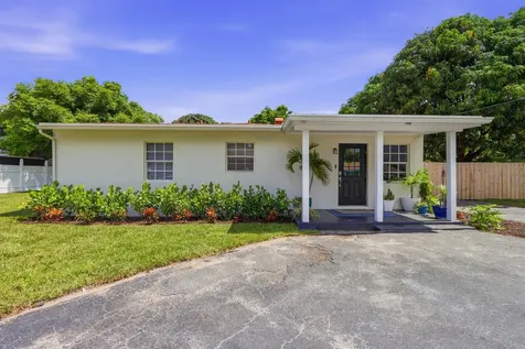 1900 Carissa Road Lake Clarke Shores FL 33406