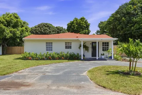 1900 Carissa Road Lake Clarke Shores FL 33406