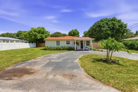 1900 Carissa Road Lake Clarke Shores FL 33406