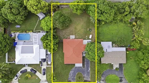 1900 Carissa Road Lake Clarke Shores FL 33406