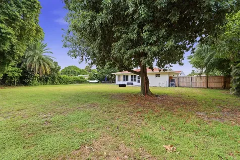 1900 Carissa Road Lake Clarke Shores FL 33406