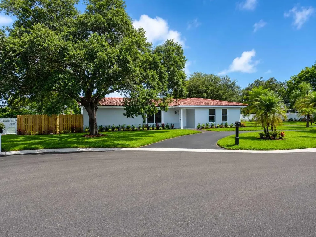2660 NW 83rd Terrace Coral Springs FL 33065
