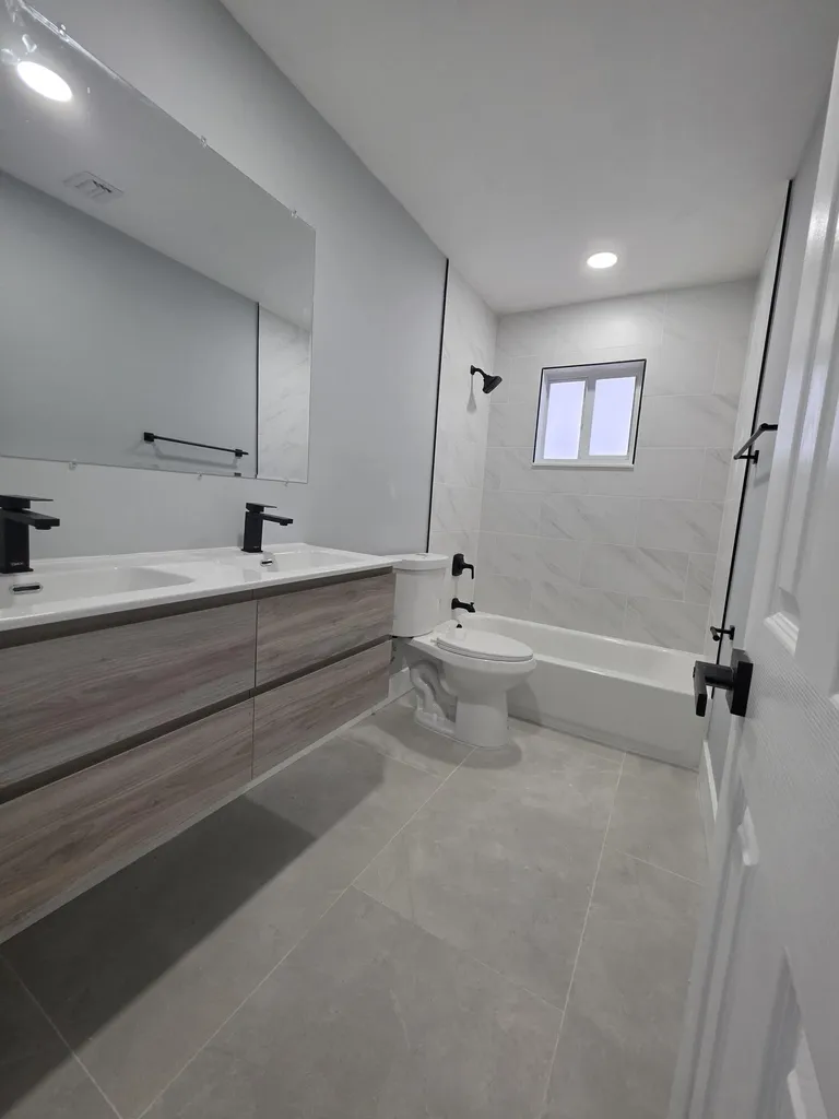 2660 NW 83rd Terrace Coral Springs FL 33065