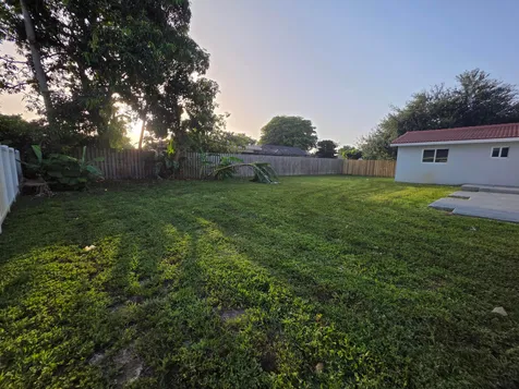 2660 NW 83rd Terrace Coral Springs FL 33065