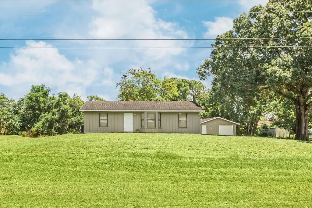 18565 47th Avenue N The Acreage FL 33470