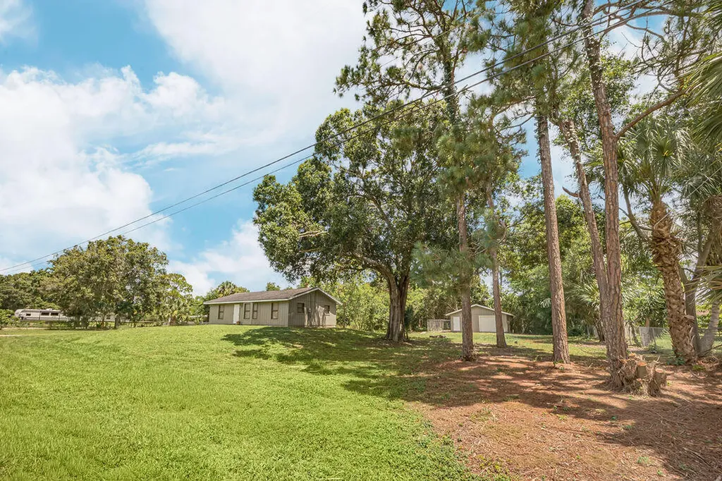 18565 47th Avenue N The Acreage FL 33470