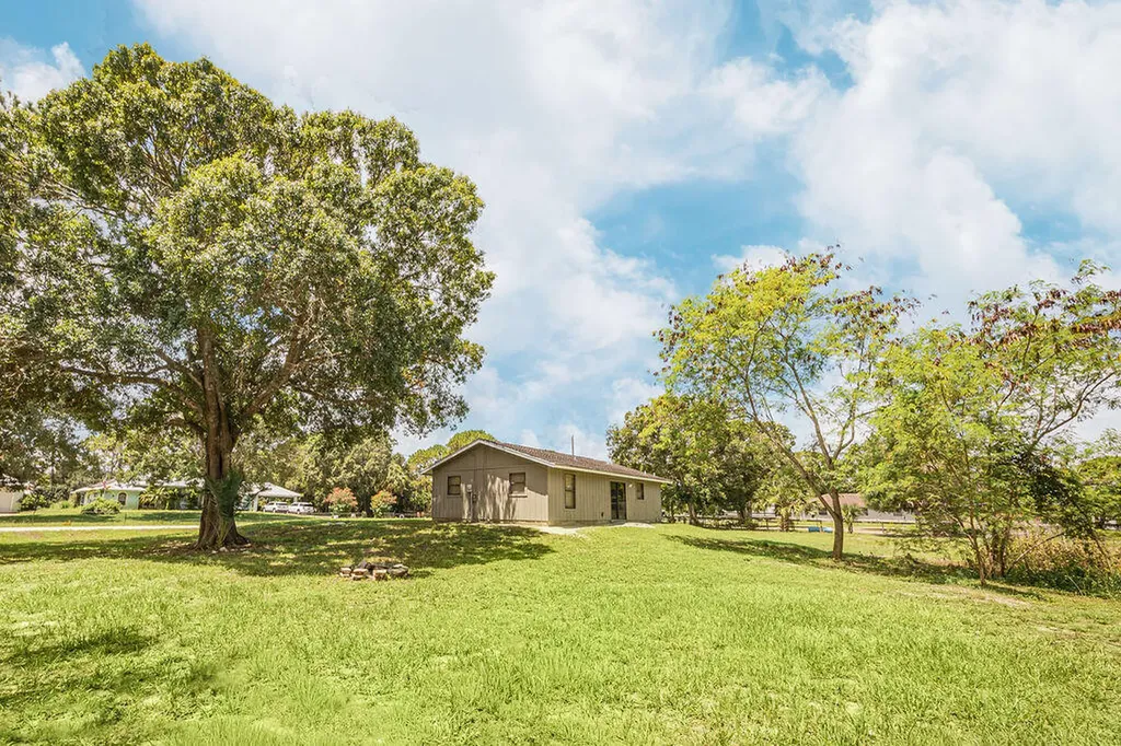 18565 47th Avenue N The Acreage FL 33470