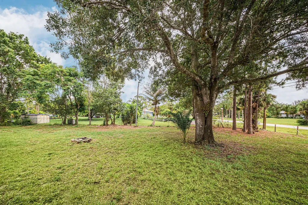 18565 47th Avenue N The Acreage FL 33470