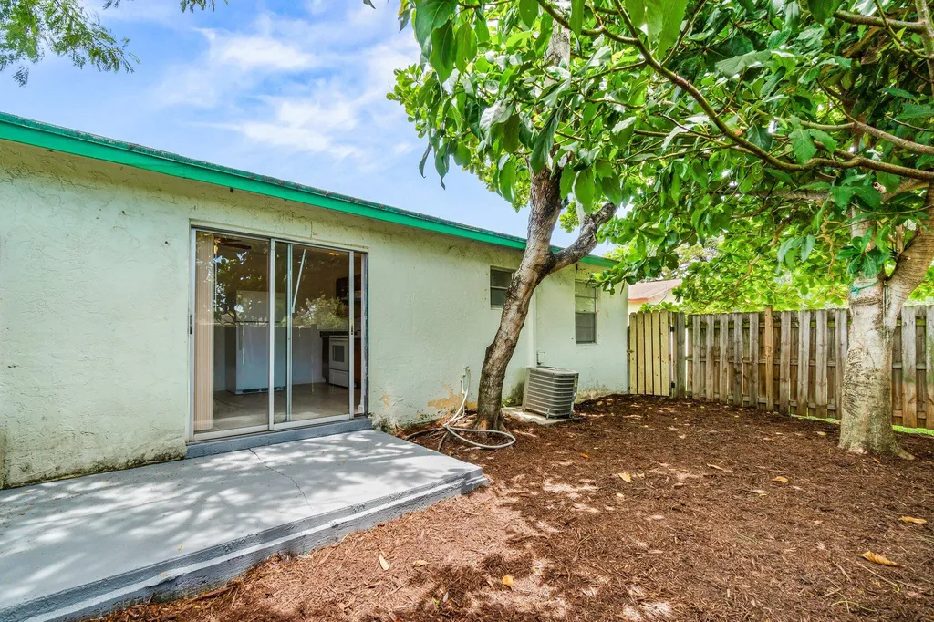 4790 Gulfstream Road Lake Worth Beach FL 33461