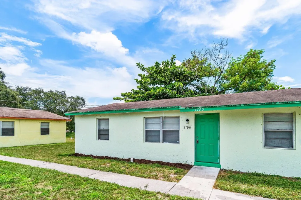 4790 Gulfstream Road Lake Worth Beach FL 33461