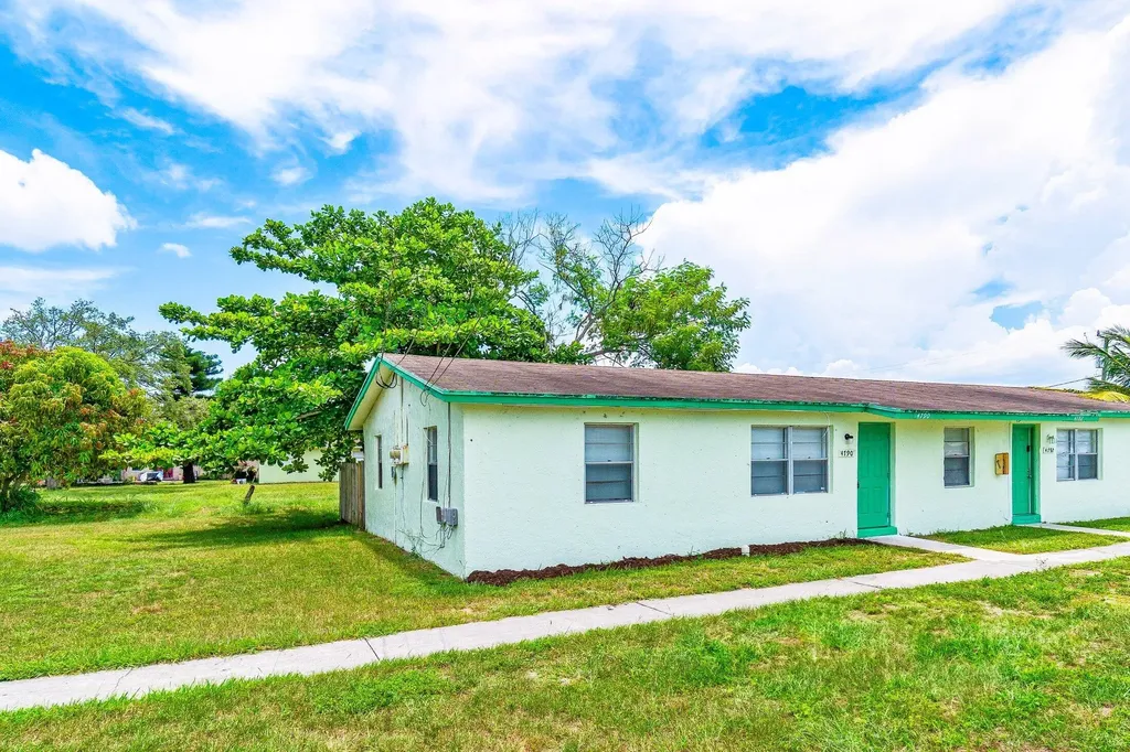 4790 Gulfstream Road Lake Worth Beach FL 33461