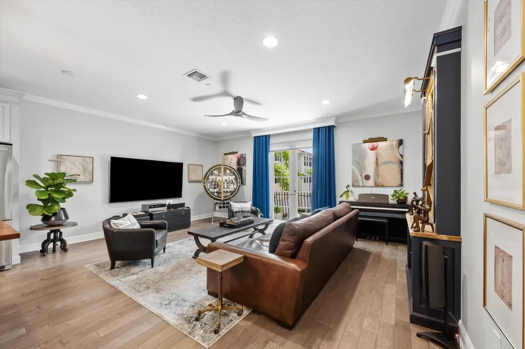 2502 N Dixie Highway Lake Worth Beach FL 33460