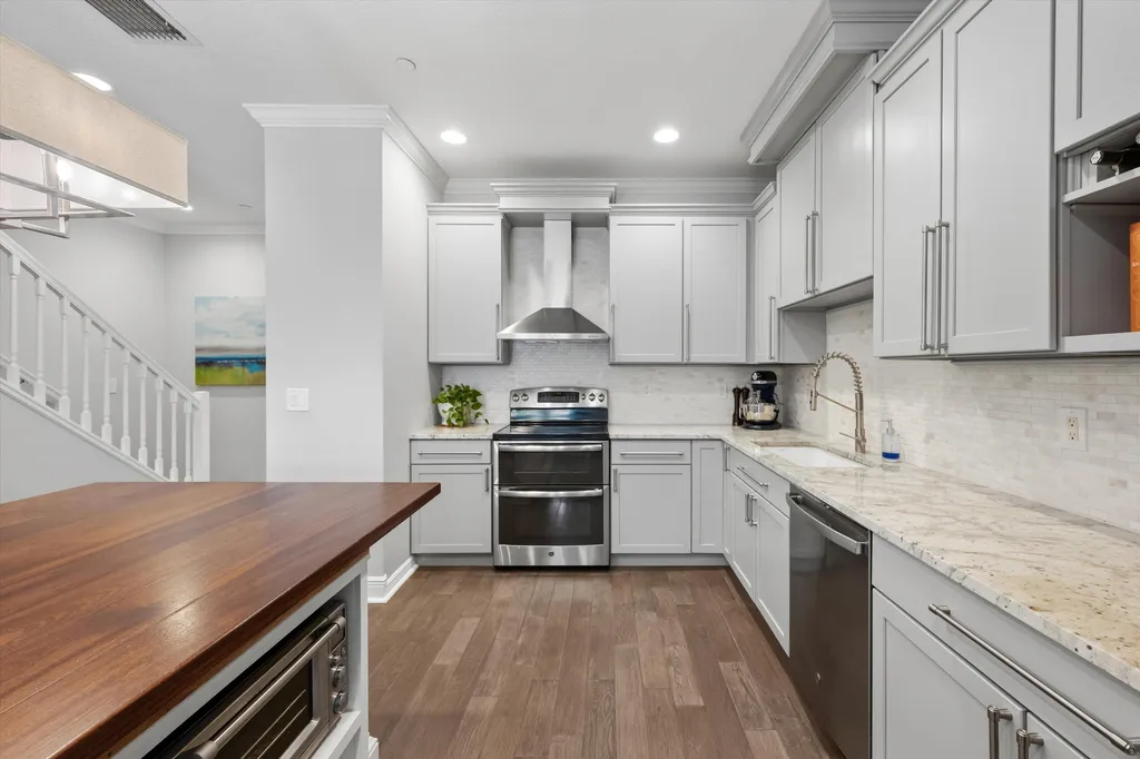 2502 N Dixie Highway Lake Worth Beach FL 33460