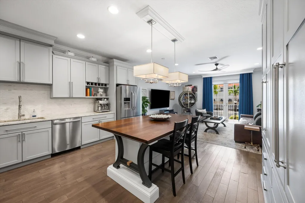 2502 N Dixie Highway Lake Worth Beach FL 33460