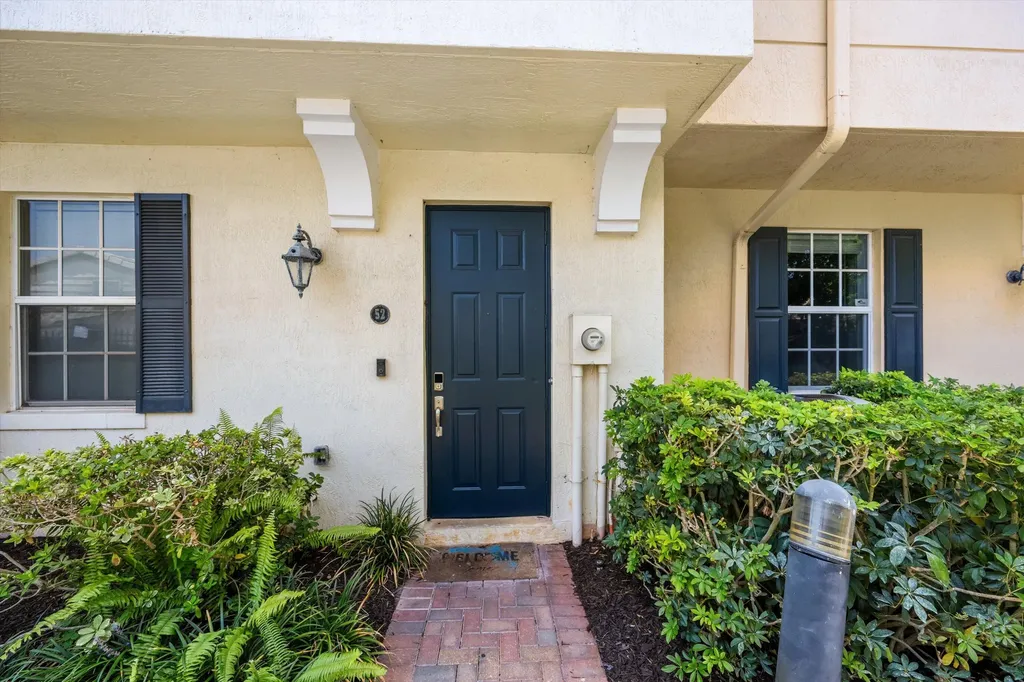 2502 N Dixie Highway Lake Worth Beach FL 33460
