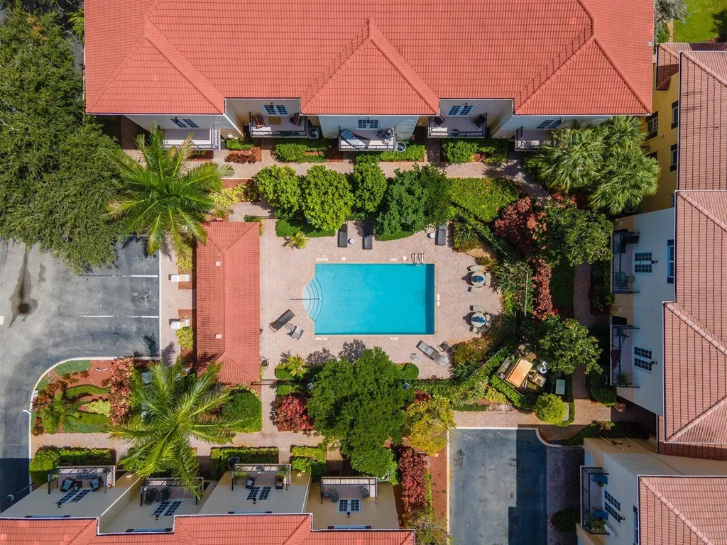 2502 N Dixie Highway Lake Worth Beach FL 33460