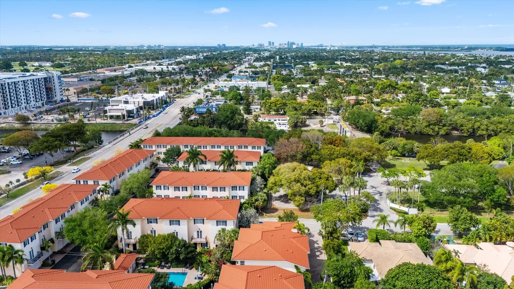 2502 N Dixie Highway Lake Worth Beach FL 33460